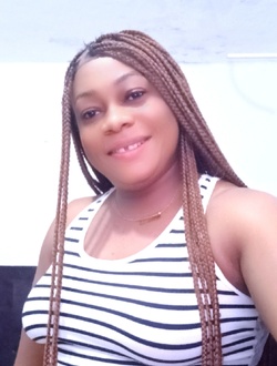 Profil de Christelle, une femme célibataire de 32 ans à Bertoua