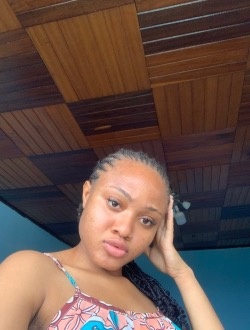 Profil de Patricia, une femme célibataire de 21 ans à Douala