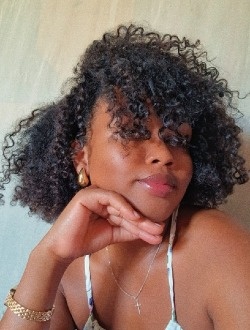 Profil de Myiah, une femme célibataire de 24 ans à Antsiranana