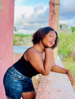 Profil de Yvonne, une femme célibataire de 24 ans à Tolia