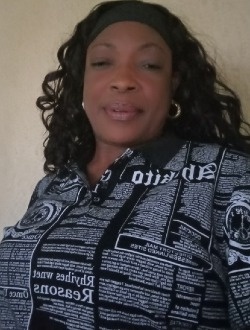 Profil de Benie, une femme célibataire de 50 ans à Kinshasa