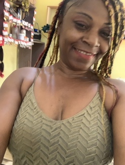 Profil de Grâce, une femme célibataire de 54 ans à Marseille-en-Beauvaisis