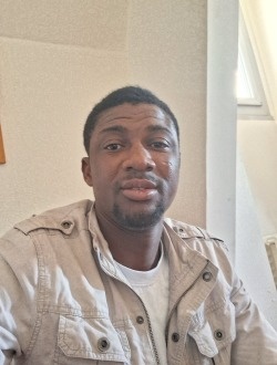 Profil de Issouf, un homme célibataire de 36 ans à Le Mesnil-en-Vallée