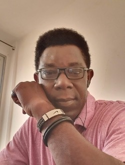 Profil de Louis, un homme célibataire de 53 ans à Lomé