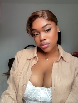 Profil de Mine, une femme célibataire de 24 ans à Douala