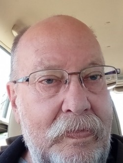 Profil de Devon, un homme célibataire de 71 ans à Ames