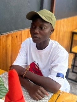 Profil de Séraphin, un homme célibataire de 23 ans à Lomé