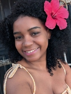 Profil de Jade, une femme célibataire de 35 ans à Antakobola