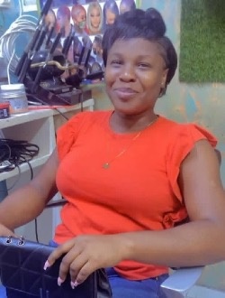 Profil de Alvine, une femme célibataire de 24 ans à Douala