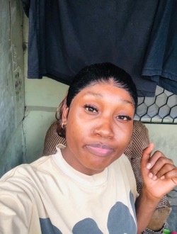 Profil de Darline, une femme célibataire de 27 ans à Douala