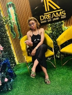 Profil de Blanche, une femme célibataire de 27 ans à Yaoundé