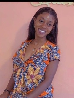 Profil de Brenda, une femme célibataire de 28 ans à Yaoundé