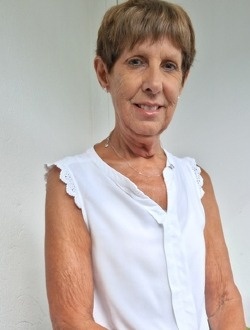Profil de Martine, une femme célibataire de 73 ans à Istres
