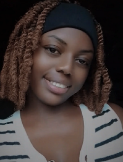 Profil de Lona, une femme célibataire de 21 ans à Yaoundé