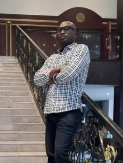Profil de King, un homme célibataire de 54 ans à Bacongo