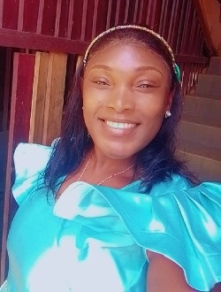 Profil de Christiane, une femme célibataire de 37 ans à Ébolowa