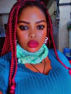 Profil de Larissa, une femme célibataire de 28 ans à Douala