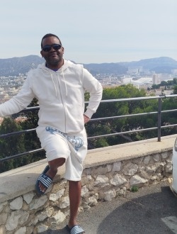 Profil de Teddy, un homme célibataire de 44 ans à Saint-Pierre