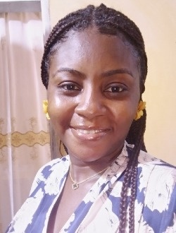 Profil de Sandrine, une femme célibataire de 35 ans à Douala