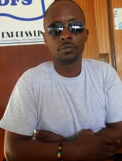 Profil de Lewis, un homme célibataire de 51 ans à Bujumbura