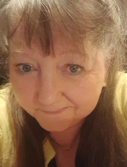 Profil de Marie Louise, une femme célibataire de 70 ans à Besançon