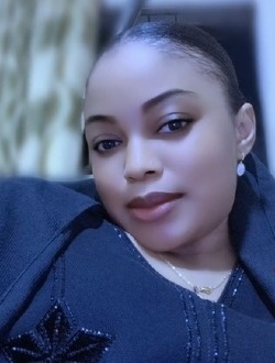 Profil de Housna, une femme célibataire de 33 ans à Cotonou
