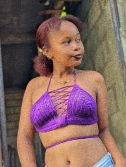 Profil de Yasmine, une femme célibataire de 18 ans à Ambilobe