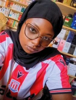 Profil de Angèle, une femme célibataire de 25 ans à Maroua