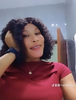 Profil de Rose, une femme célibataire de 27 ans à Abadjin-Kouté