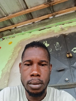 Profil de Seraphin, un homme célibataire de 40 ans à Abata