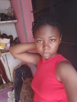 Profil de Leslie, une femme célibataire de 20 ans à Yaoundé