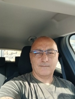 Profil de Pierre, un homme célibataire de 49 ans à Paris
