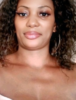 Profil de Laurine, une femme célibataire de 46 ans à Douala