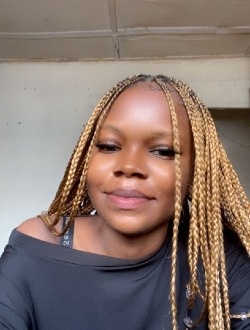 Profil de Marina, une femme célibataire de 22 ans à Kinshasa Nongo