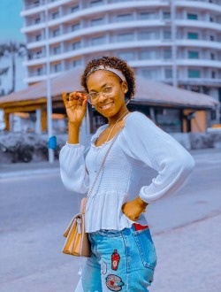 Profil de Joyce, une femme célibataire de 25 ans à Brazzaville