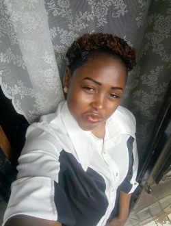 Profil de Laure Bibiane, une femme célibataire de 40 ans à Yaoundé