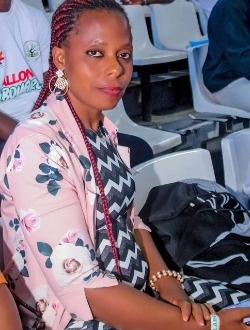 Profil de Nina, une femme célibataire de 32 ans à Petit Abidjan-Youkou