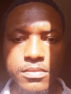 Profil de Luc, un homme célibataire de 25 ans à Douala