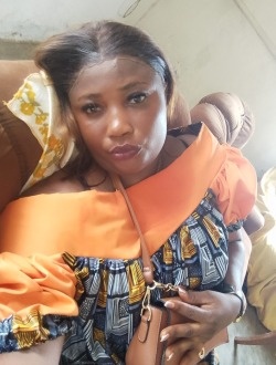 Profil de Flore, une femme célibataire de 40 ans à Douala