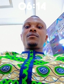 Profil de Raymond, un homme célibataire de 35 ans à Lomé