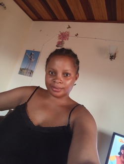 Profil de Alicia, une femme célibataire de 28 ans à Yaoundé