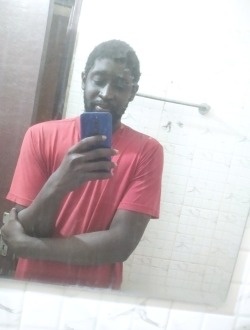 Profil de Ibou, un homme célibataire de 21 ans à Dakar-Marine