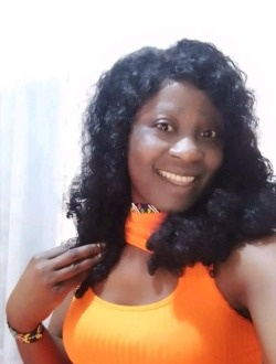 Profil de Suzanne, une femme célibataire de 29 ans à Yaoundé