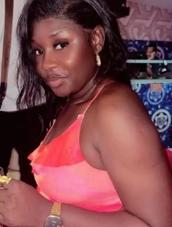 Profil de Djé Flore, une femme célibataire de 30 ans à Abidjan