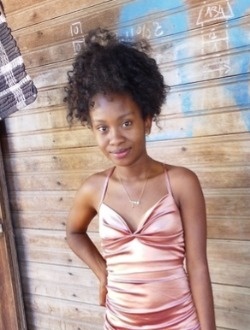 Profil de Charmella, une femme célibataire de 25 ans à Antalaha