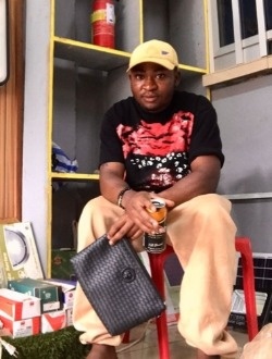 Profil de Alexandre, un homme célibataire de 26 ans à Yaoundé