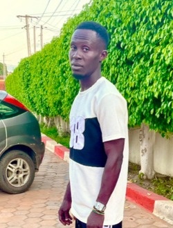 Profil de Kara, un homme célibataire de 32 ans à Korhogo