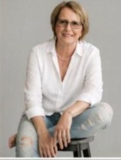 Profil de Suzanne, une femme célibataire de 72 ans à Montréal