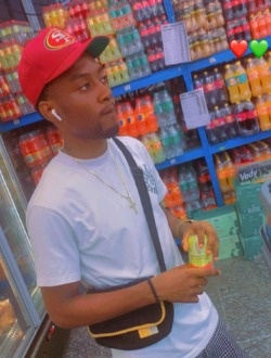 Profil de Liam, un homme célibataire de 24 ans à Douala