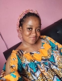 Profil de Nadia, une femme célibataire de 34 ans à Douala